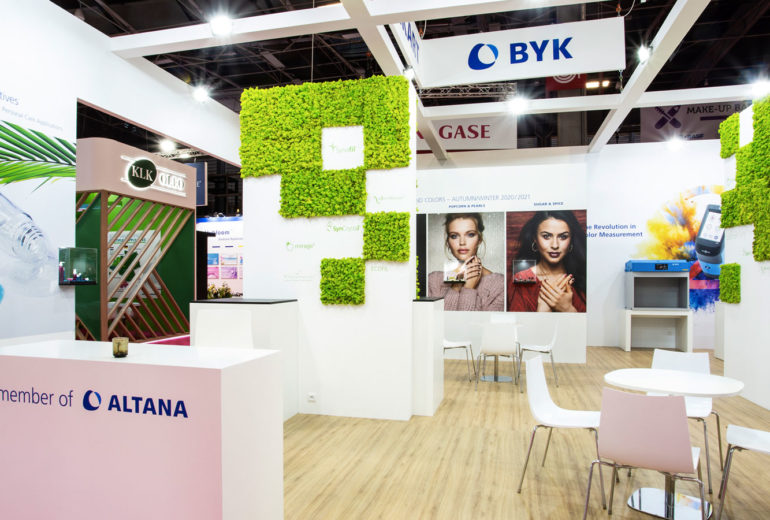 Stand-Design-Eckart-Incosmetics-naturel-moss