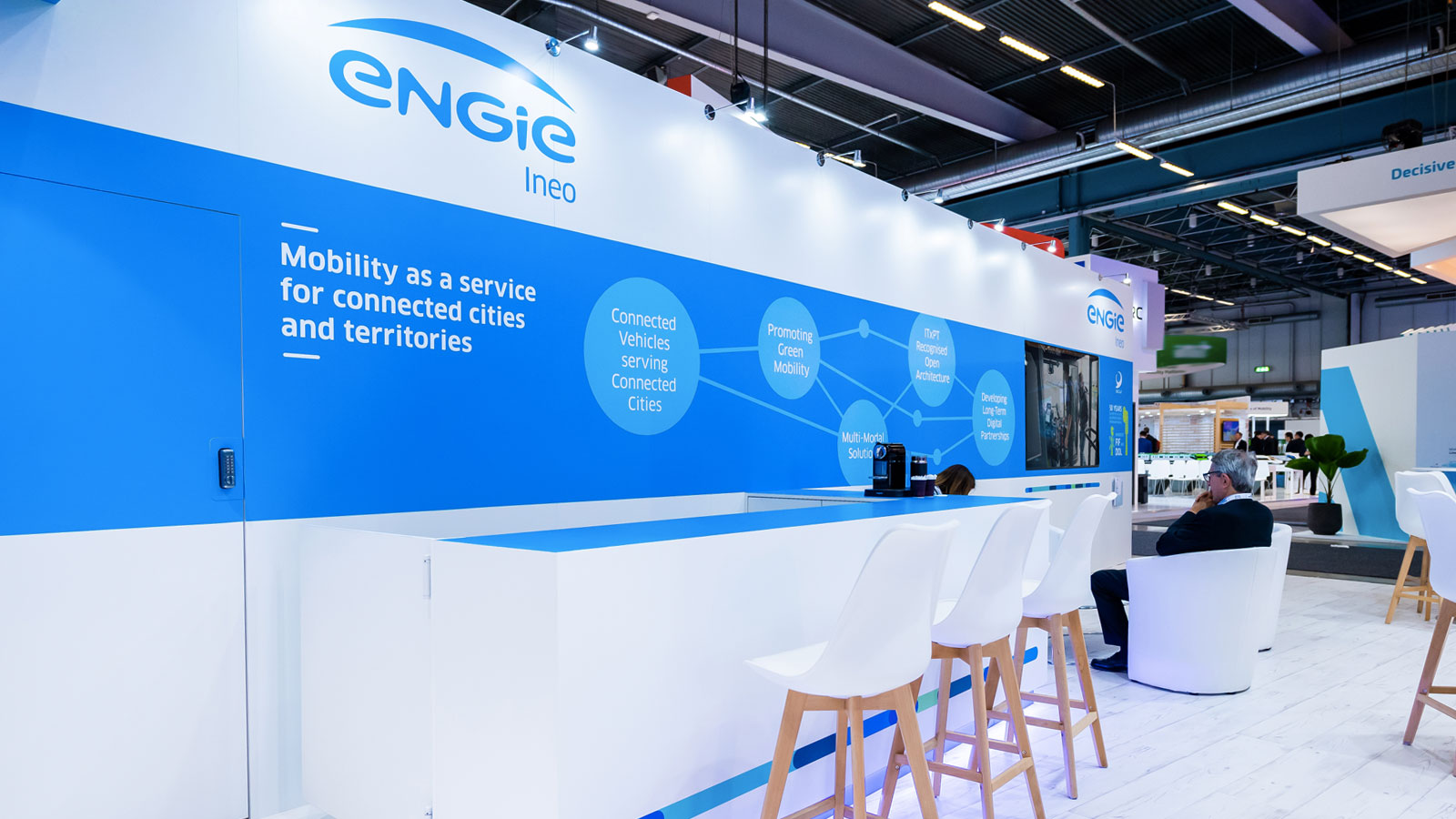 conception-stand-sur-mesure-ile-de-france-Stand-Design-Engie-Ineo-UITP-Bar