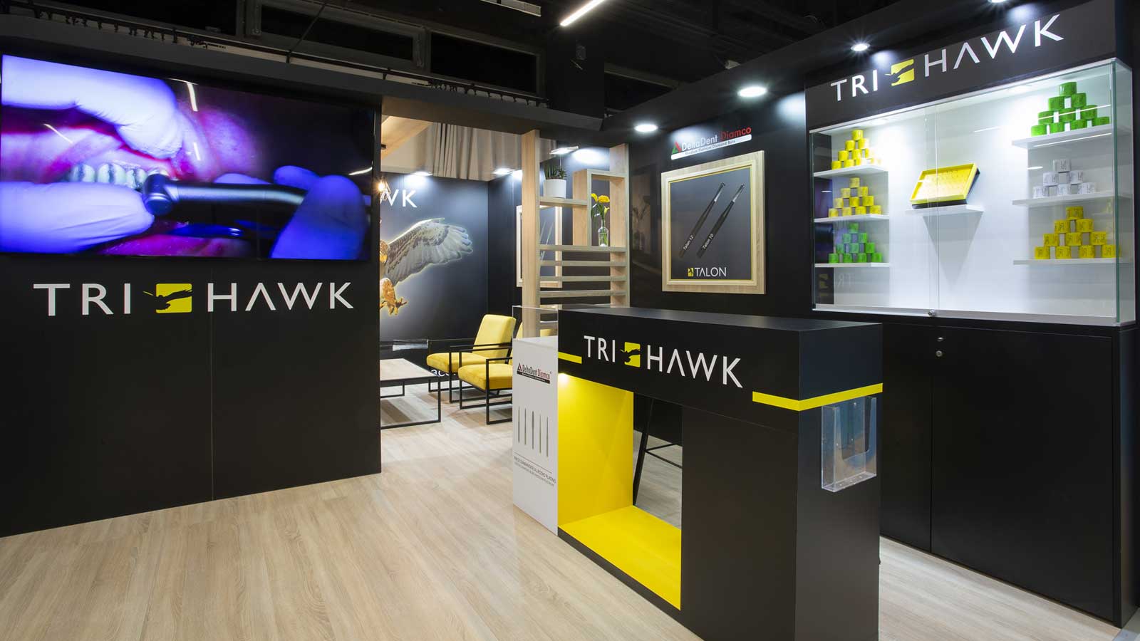 Stand-Design-TriHawk-ProductsDisplays-ADF-2023