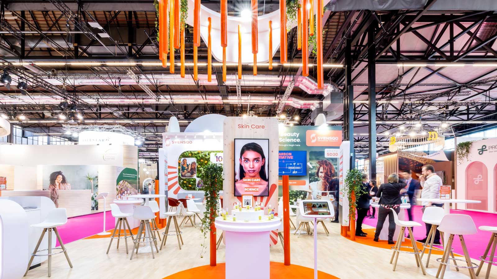 Stand-Design-Syensqo-InCosmetics-Suspended banner 2025