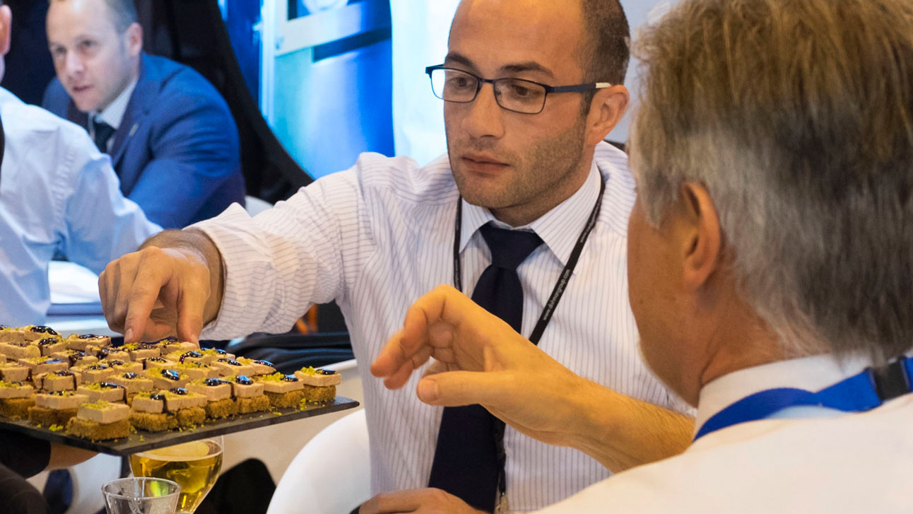 Stand-Design-Dishman-CPHI-Catering